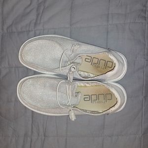 Hey Dude Wendy Stretch Sparkling Slip On Size 9